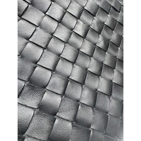 Bottega Veneta Black Intrecciato Woven Leather Clutch / Minimalist Handpurse - Picture 3 of 13